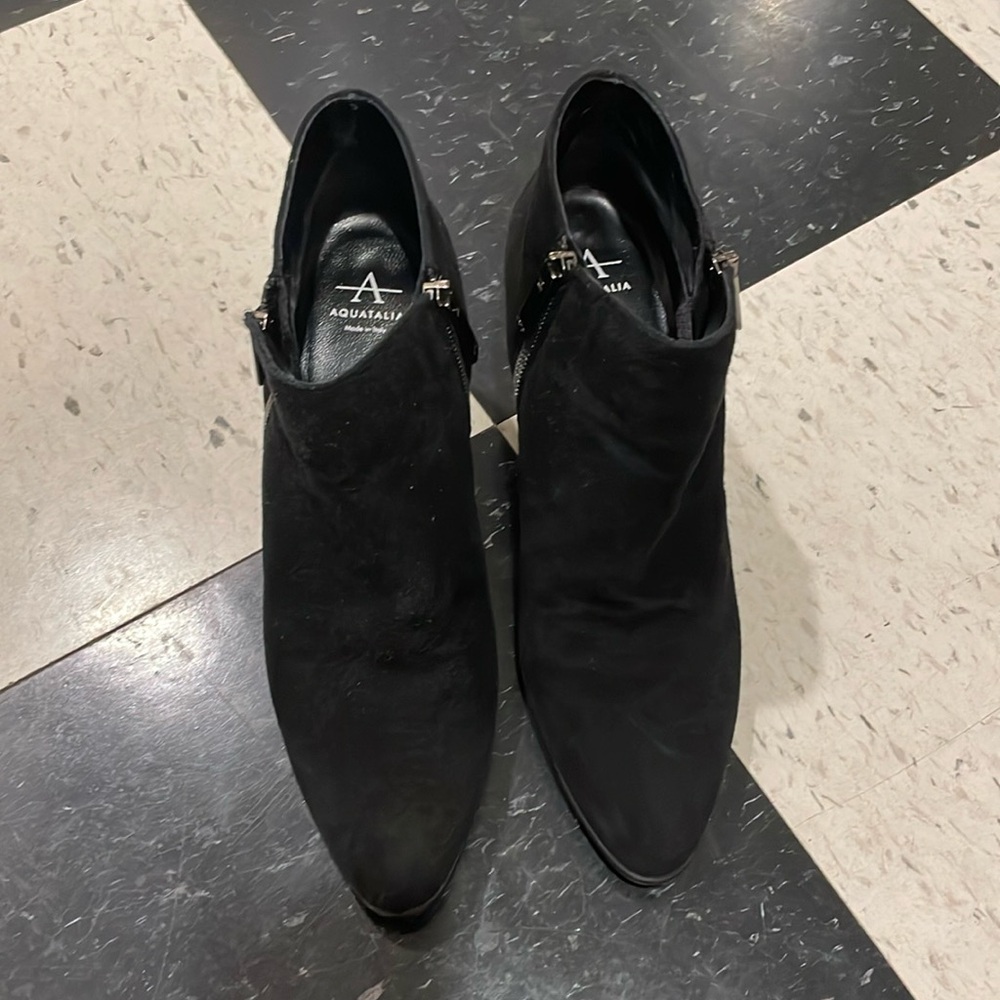 Aquatalia Black Suede Dina Booties sz 6.5